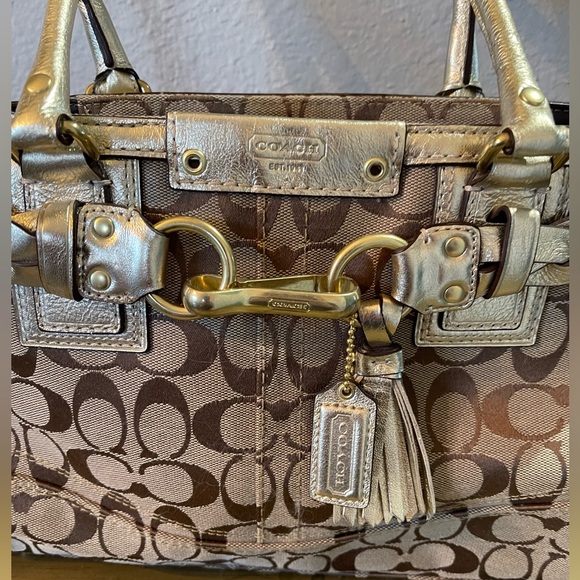 Vintage Coach Handbag - Picture 2 of 16